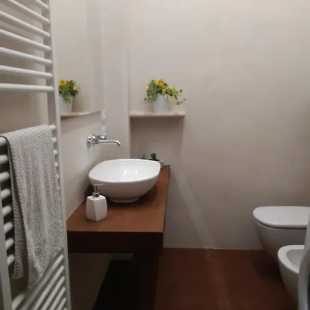 Апартаменти Monolocale Бардоліно