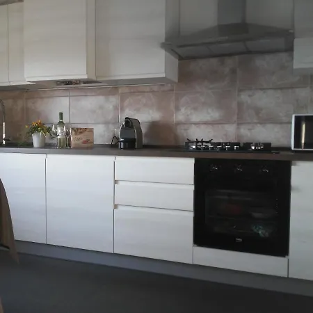 Monolocale Lägenhet